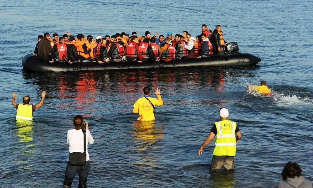 «Θαλασσοταραχή» στο κυβερνητικό στρατόπεδο από την έξαρση του μεταναστευτικού